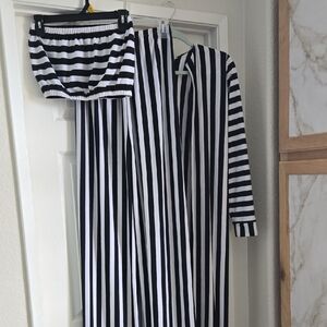 Black and White Striped matching Set. Pants are wideleg Coat is long mid-top.